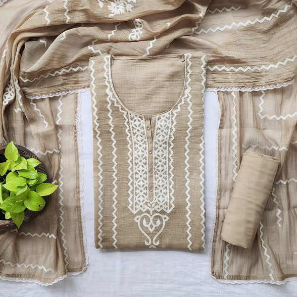 VAANI -Mul Chanderi Chiku   With Applique Work Yoke Suit