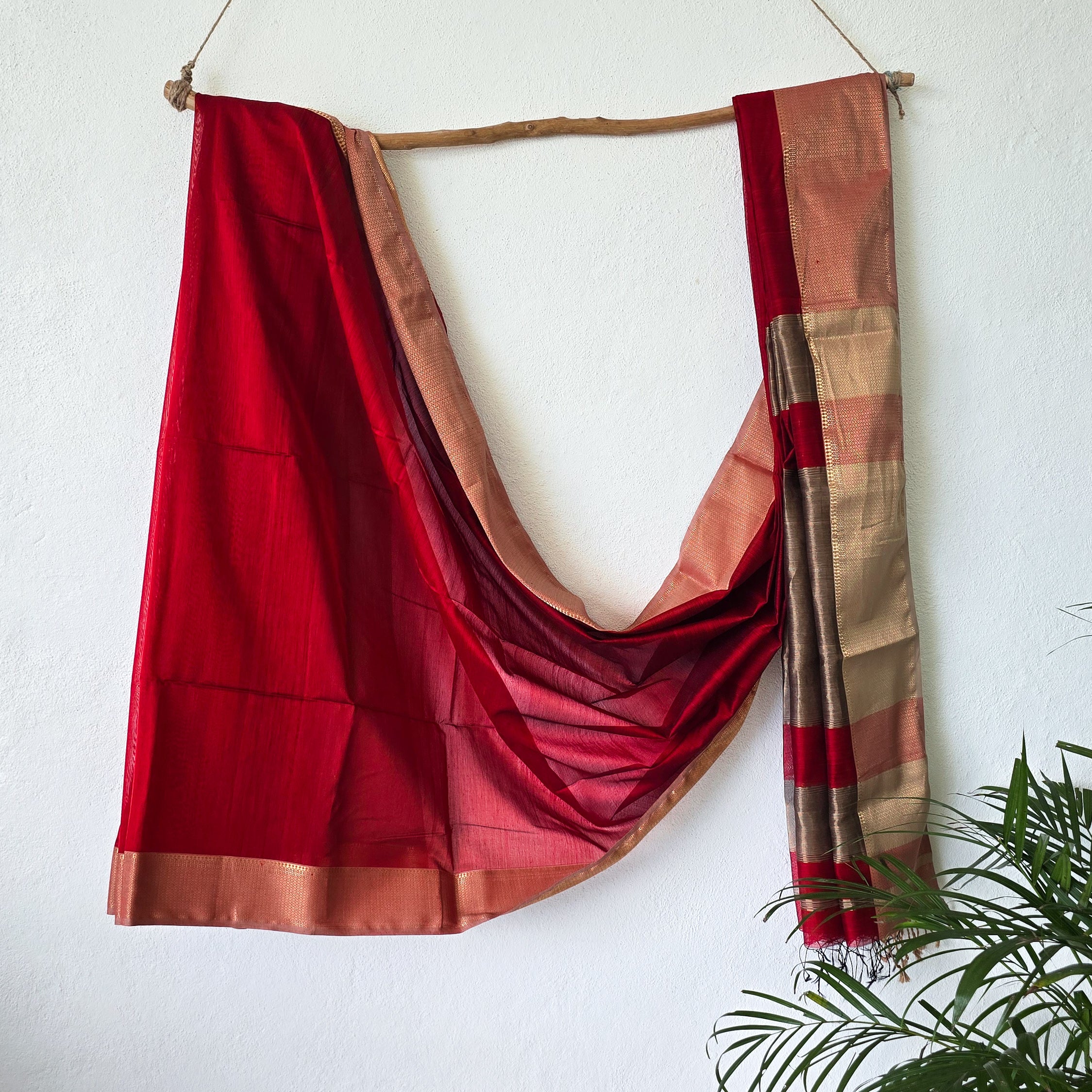 Traditional Maheshwari Handwoven Pure Mulberry Silk Sarees with Rich Weaving Pallu - Blue
