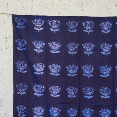 ( Precut 2.62 Meter ) Pin Shibori Navy Blue With White Lotus Motif Tie And Dye Fabric