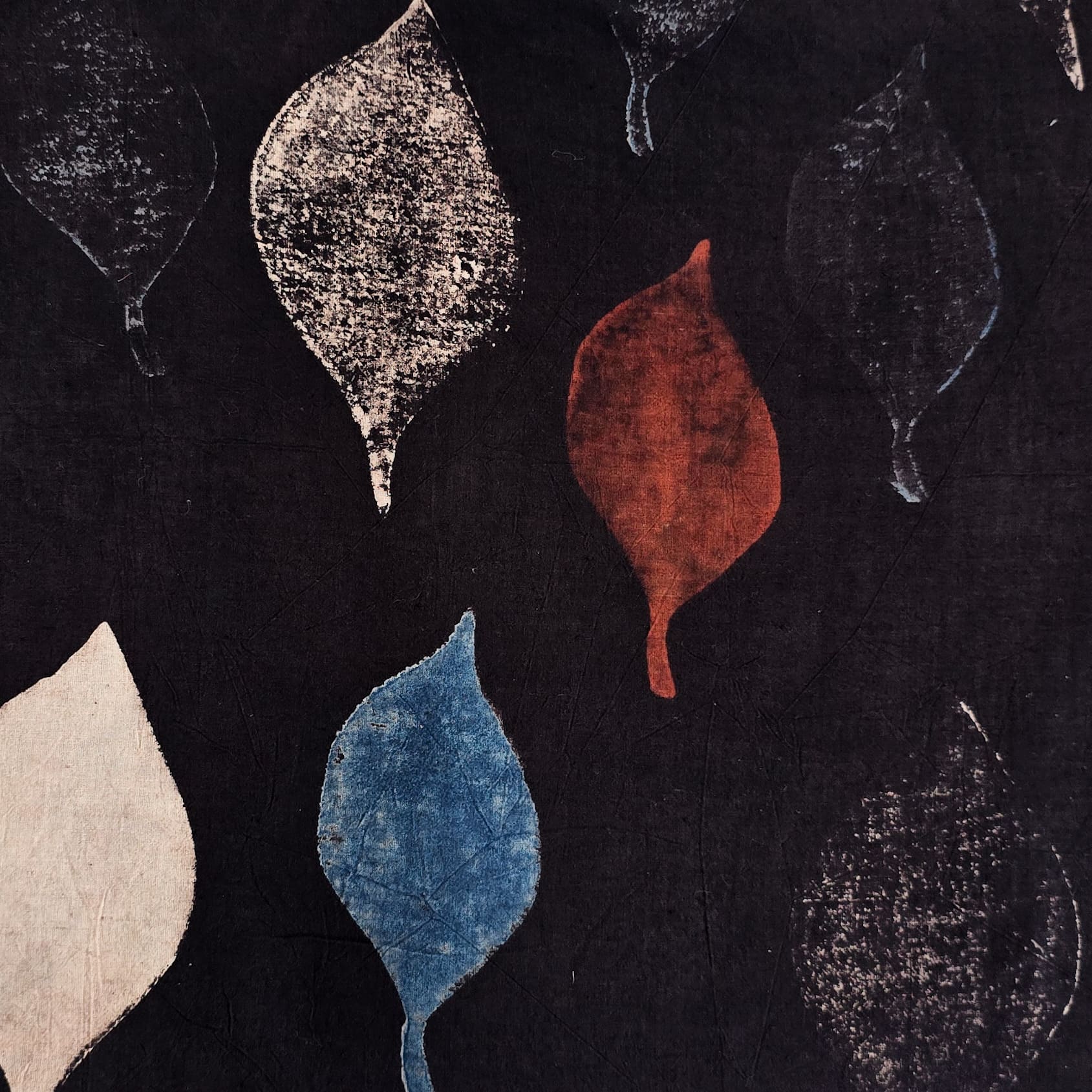 (PRE-CUT 2.40 METER) Pure Cotton Ajrak Big Leaves Motif Hand Block Pri ...