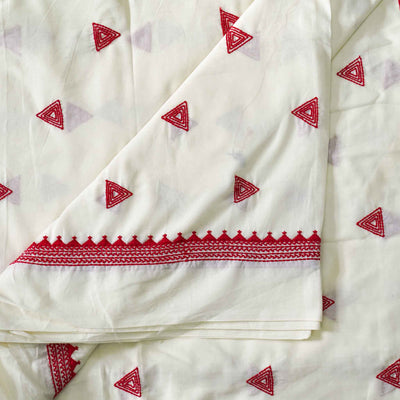 ( Pre-Cut 1.10 Meter ) Pure Cotton Cream With Red Triangle In A Triangle Embroidered Fabric With A Border
