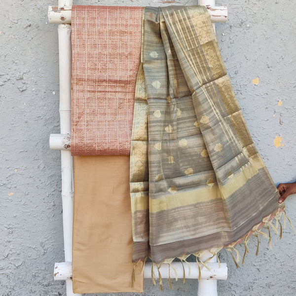 AARDHA - Beautiful Embroidered Top Paired With Plain Bottom And A Brocade Dupatta Peach