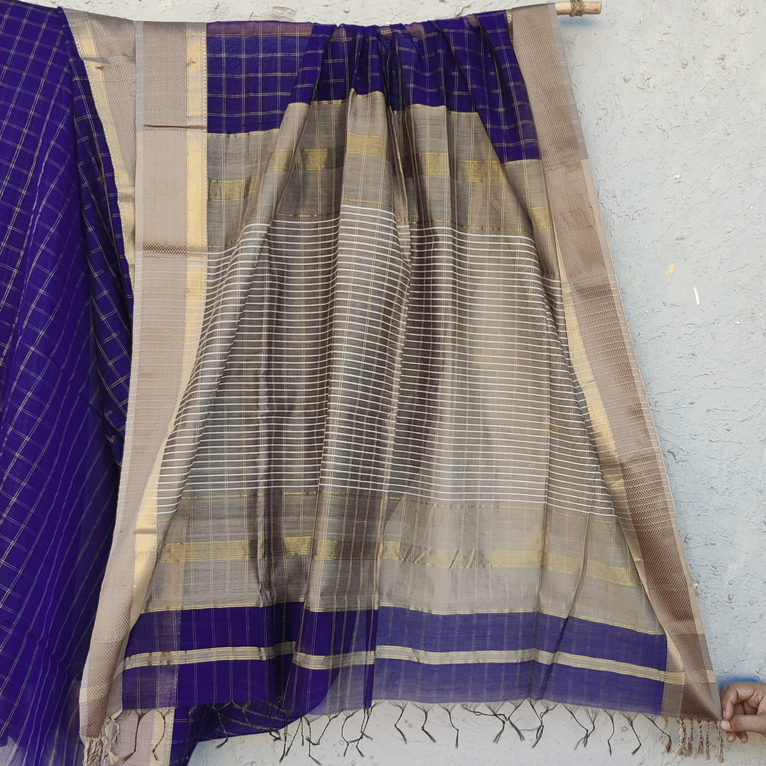 Stunning Pure Maheshwari Silk Allover Checks Rich Green Saree main image 0