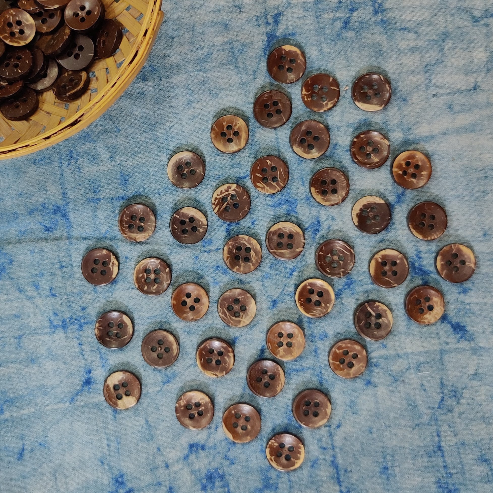 Shell Button Brown Pack Of 10 Brown Coconut Shell Buttons – Sanskruti