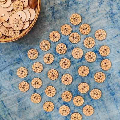 Pack Of 10 Light Brown Geometric Star Buttons