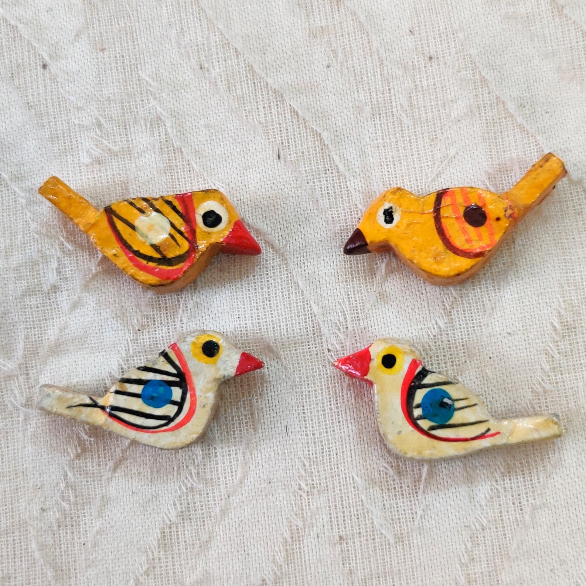Pack Of 4 Mustard Cream Bird Buttons – Sanskruti