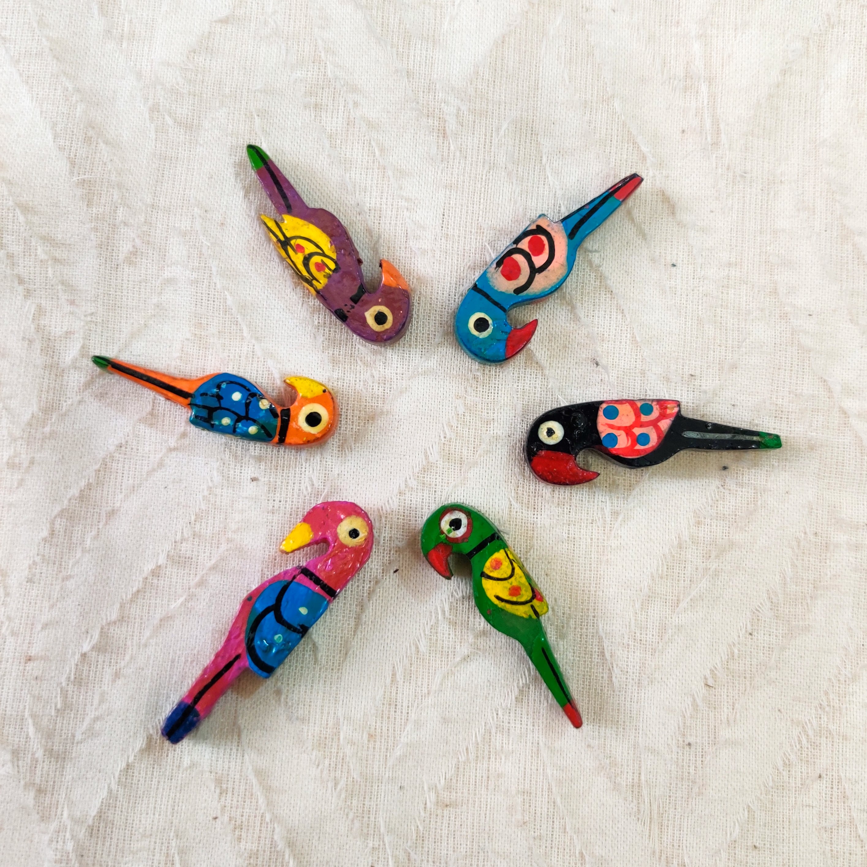 Pack Of 6 Multi Colour Parrot Buttons – Sanskruti