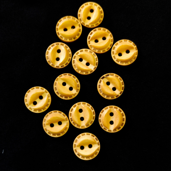 Pack Of Five Light Wooden Button With Dashed Border