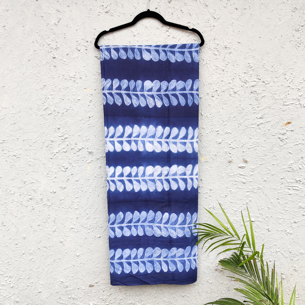 Pre-Cut 1.35 Meter Pure Cotton Indigo Needle Thread Shibori With Creeper Hand Dyed Fabric