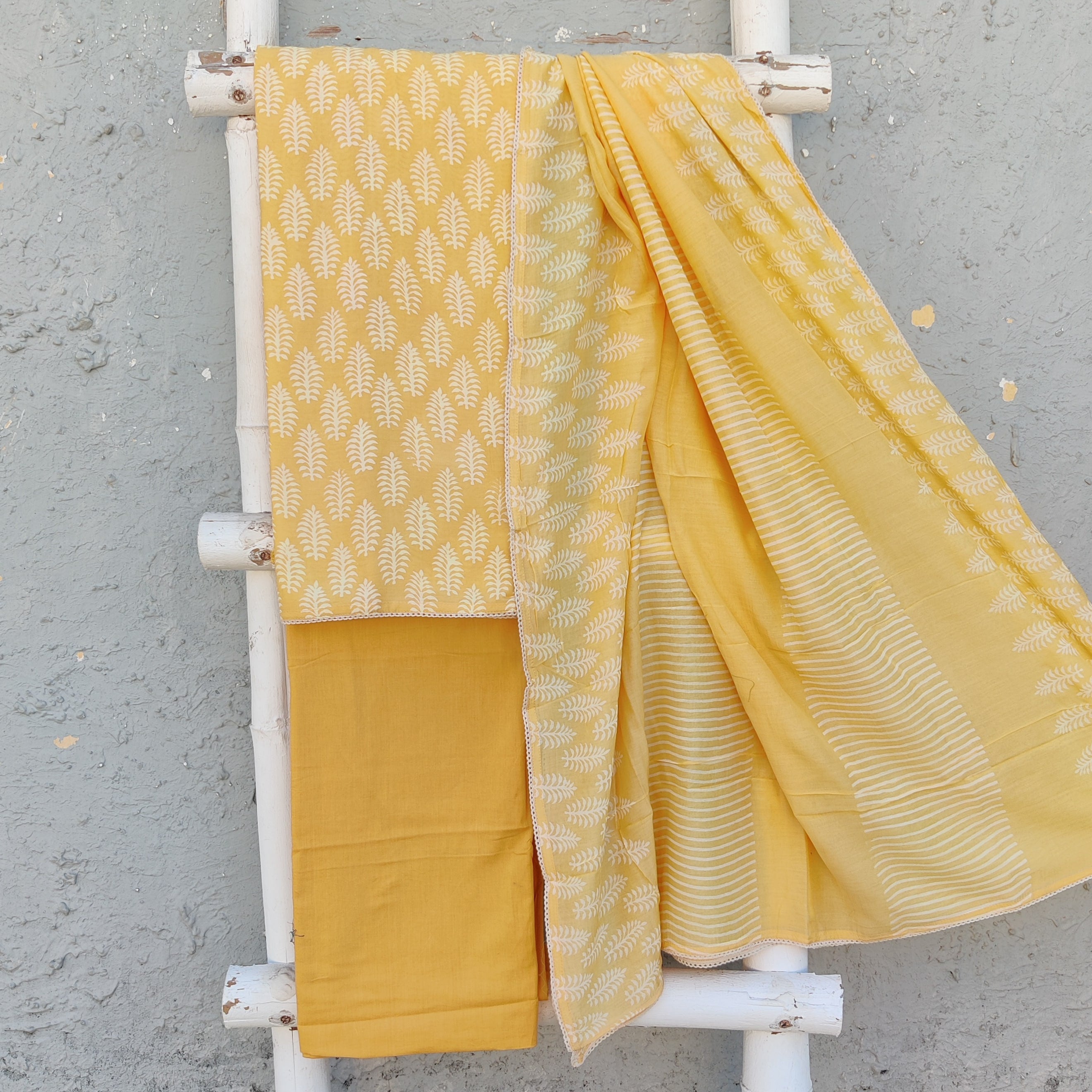 SAMAIRA - Muslin Pastel Yellow And Cream Printed Top Fabric With Pure ...